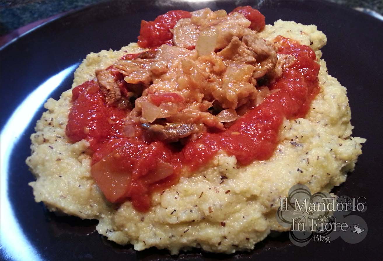 Polenta taragna al sugo di funghi e spezzatino di vitello