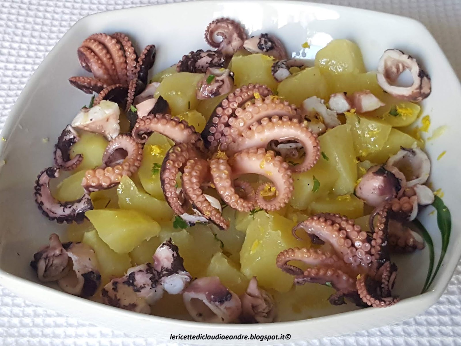 Polipetti con patate e profumo di limone