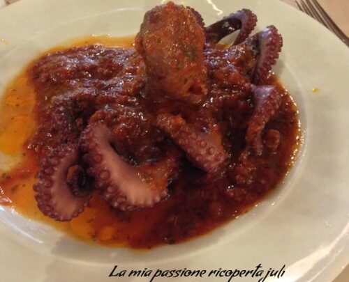 Polipo peperoncino pomodori prezzemolo origano polipo