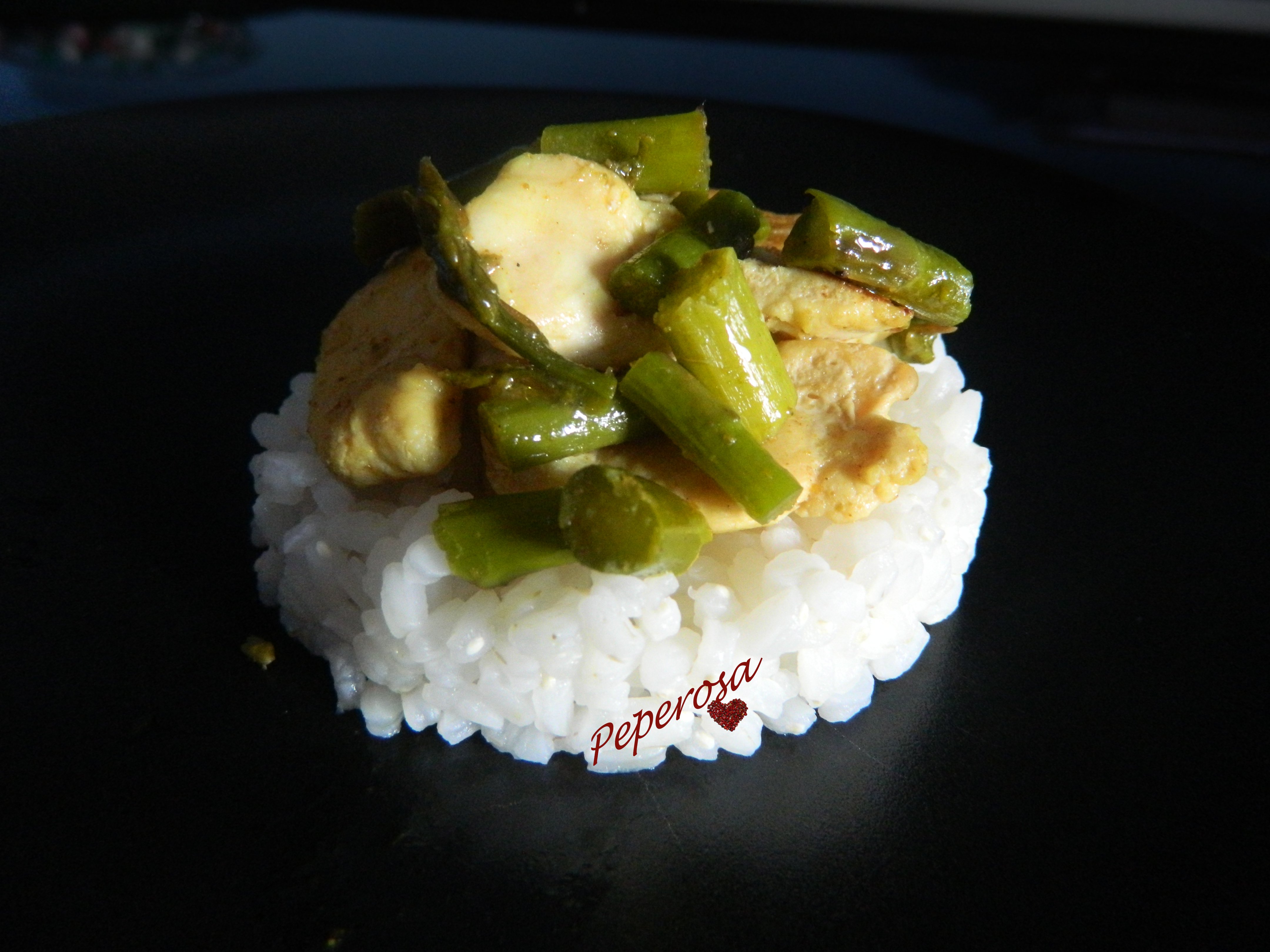 Pollo al curry con gli asparagi