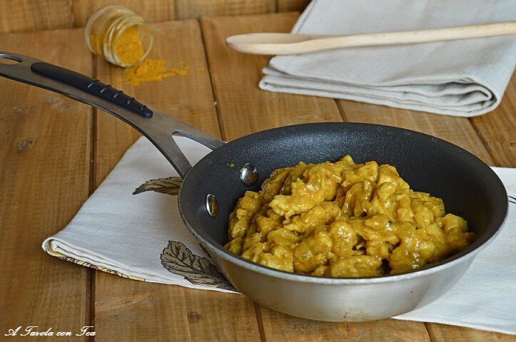 Pollo al curry cremosissimo