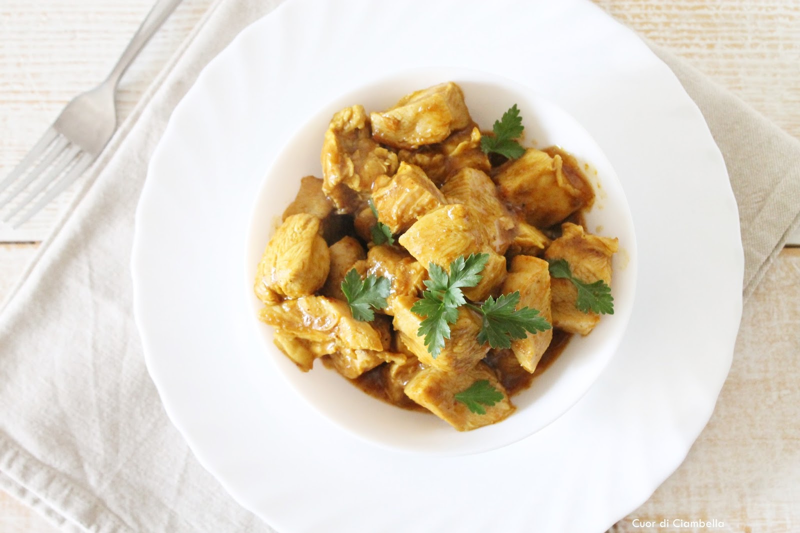 Pollo al curry (facile e light) e quante proteine dobbiamo realmente mangiare al giorno!