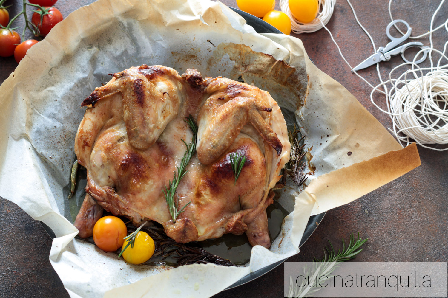 Pollo al forno aromatizzato con erbette
