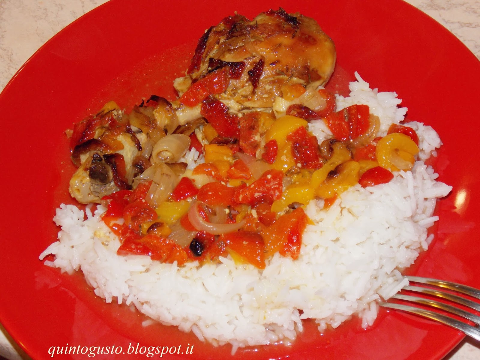 Pollo al forno con peperoni e riso