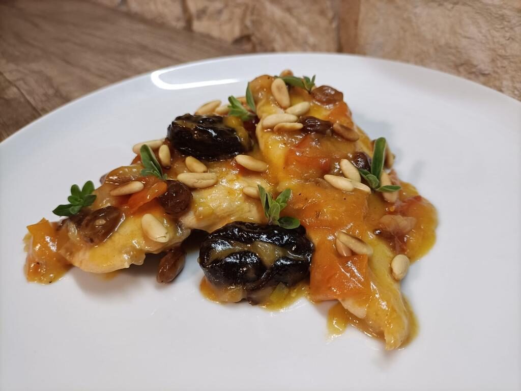 Pollo alla catalana ricetta: piatto gustoso e delicato. da provare a casa