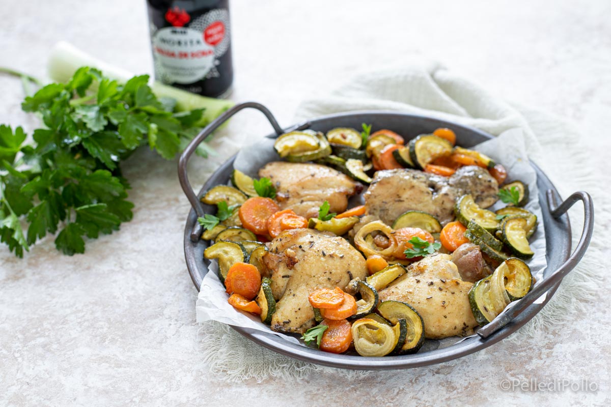 Pollo alle verdure e salsa di soia al forno