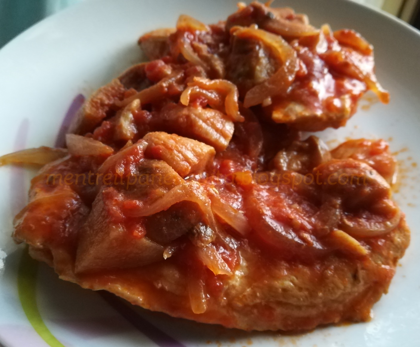 Pollo con cipolle di tropea e funghi