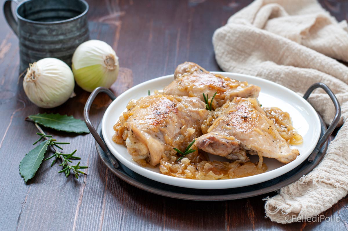 Pollo con cipolle e birra