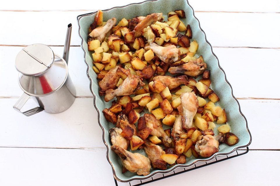 Pollo con patate al forno
