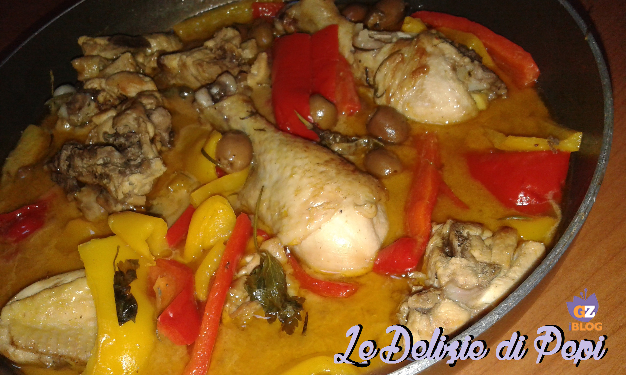 Pollo con peperoni e olive