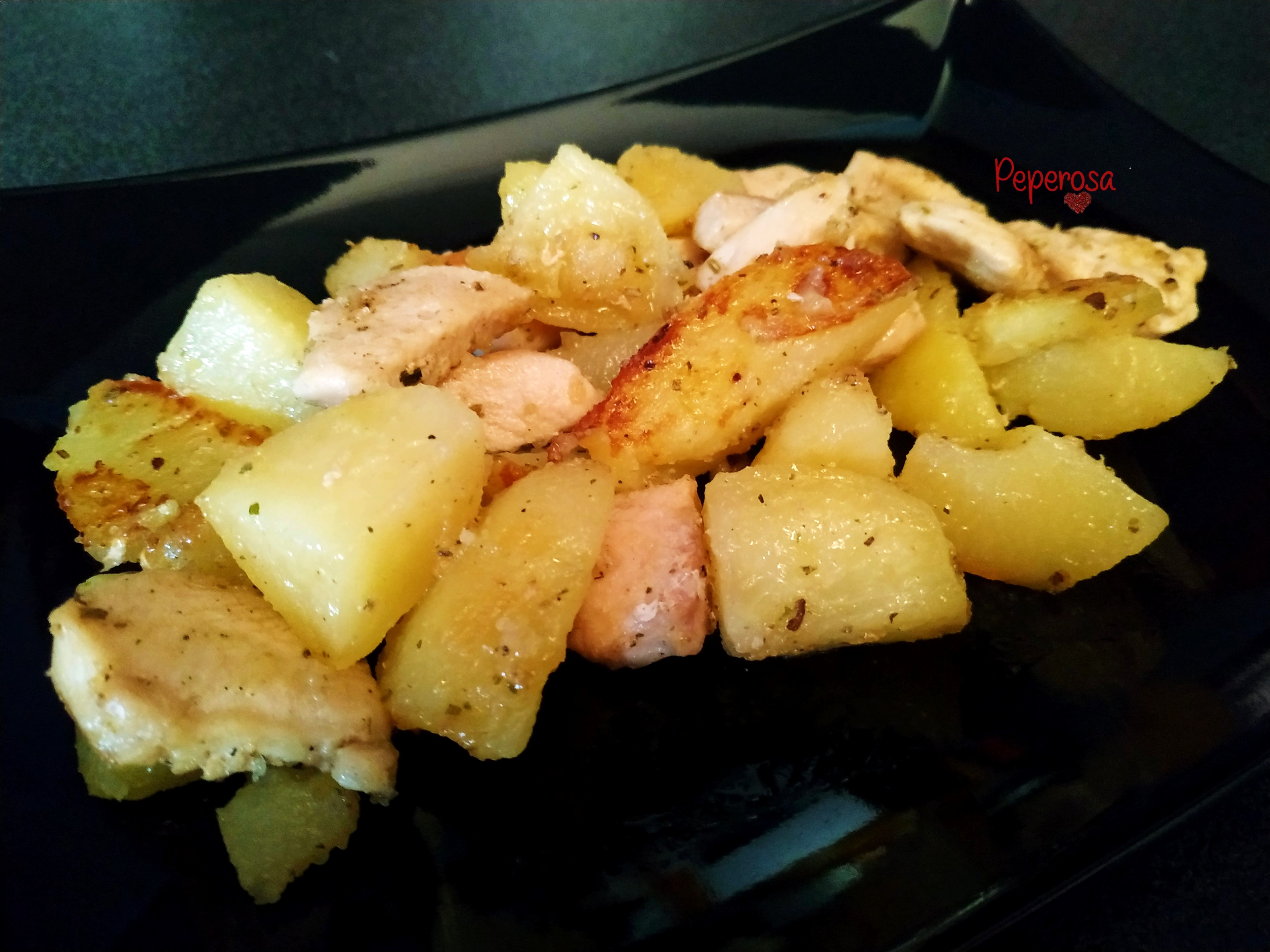 Pollo e patate arrosto in padella