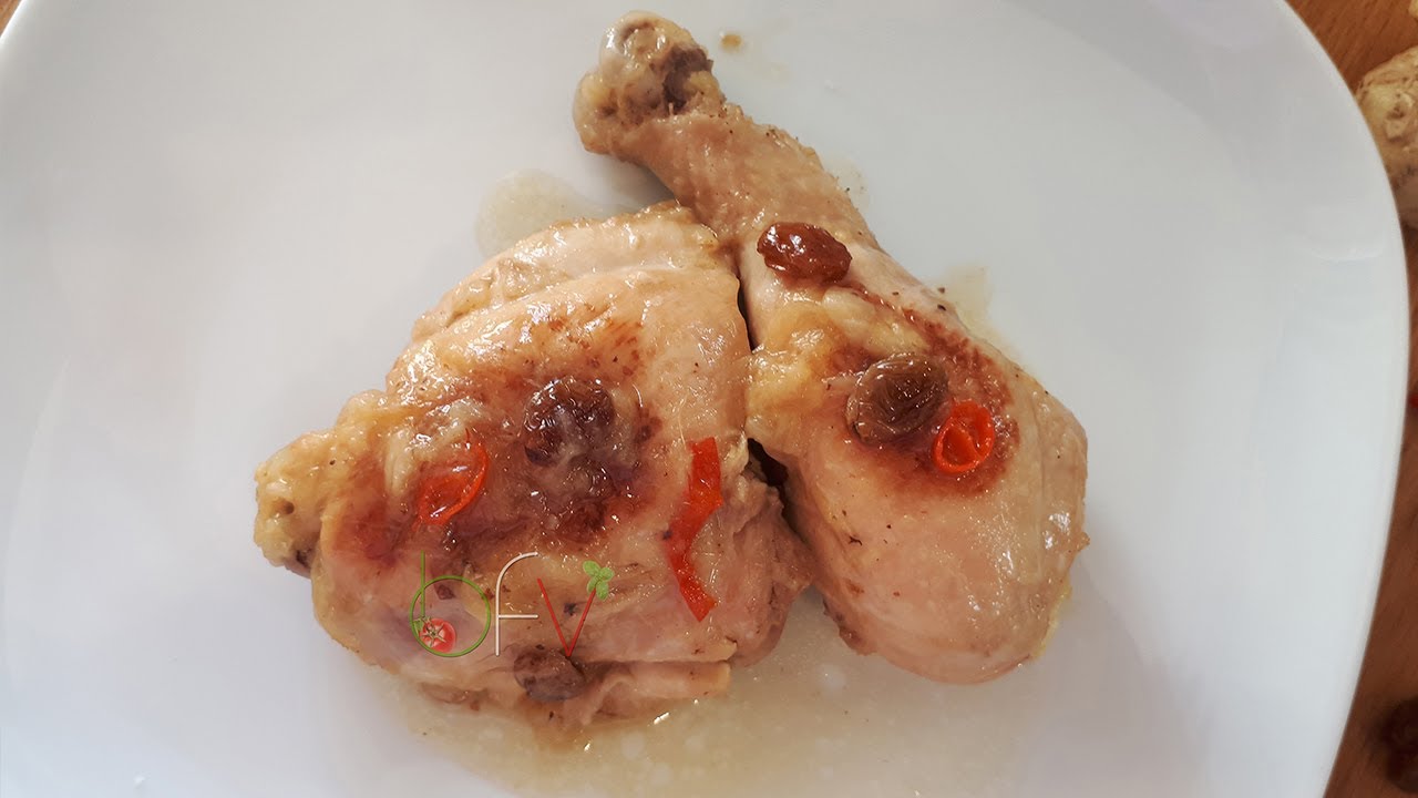 Pollo “etnico” con cipolle, zenzero, peperoncino e uva passa – [videoricetta]