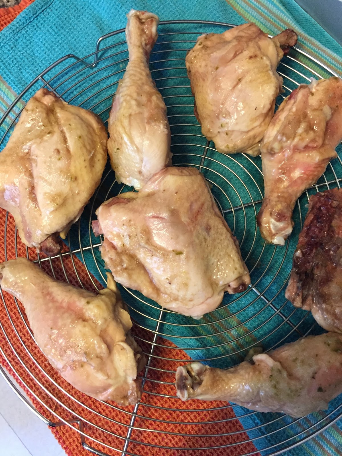 Pollo fritto tropicale e un esperimento di marinatura enzimatica.