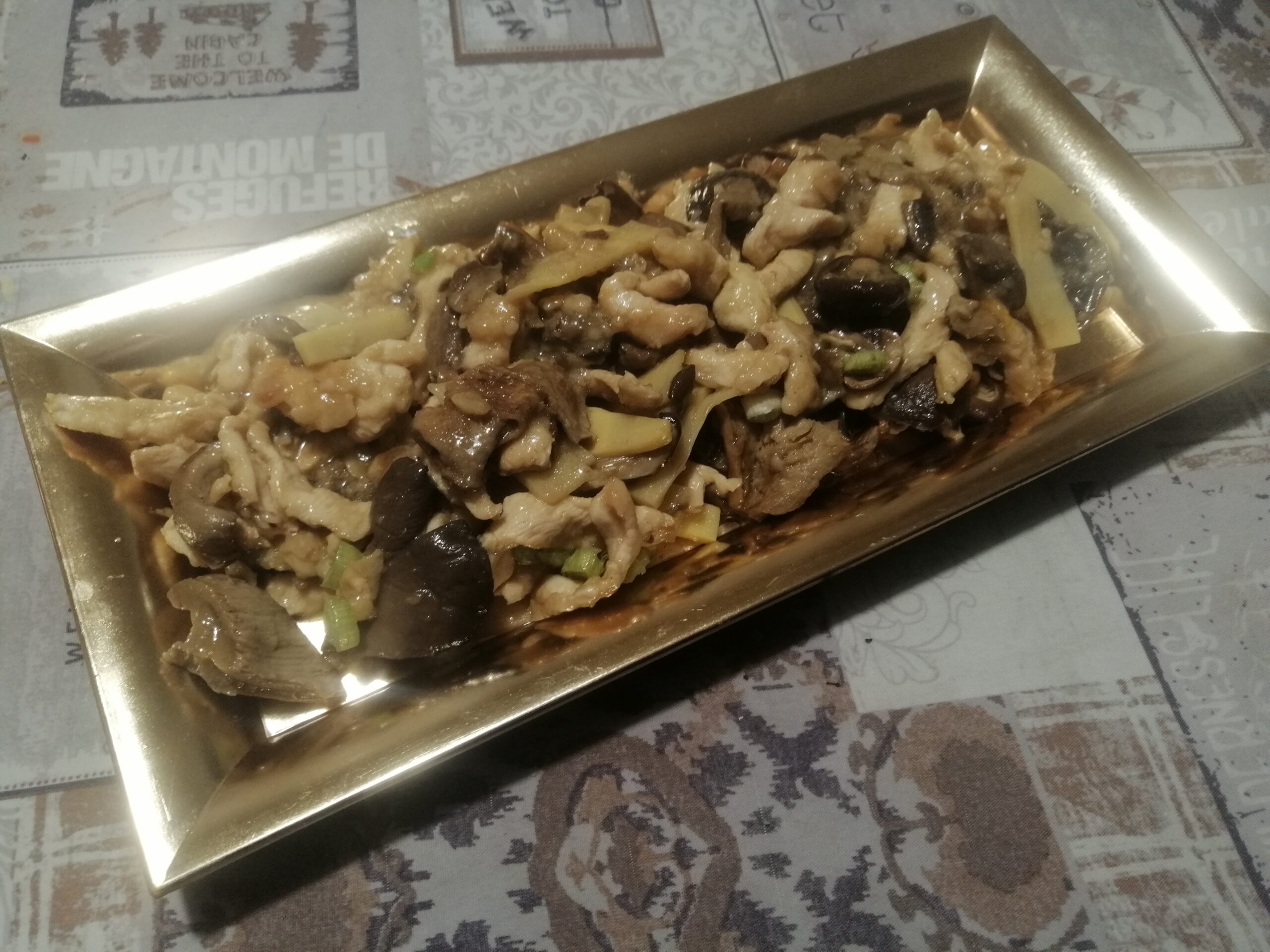 Pollo funghi e bambù