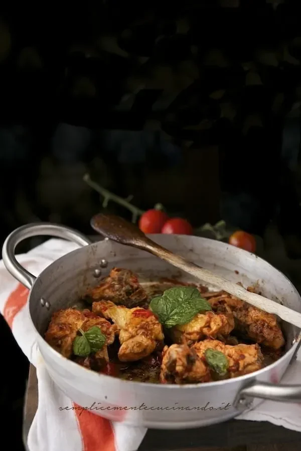 Pollo in padella coi peperoni