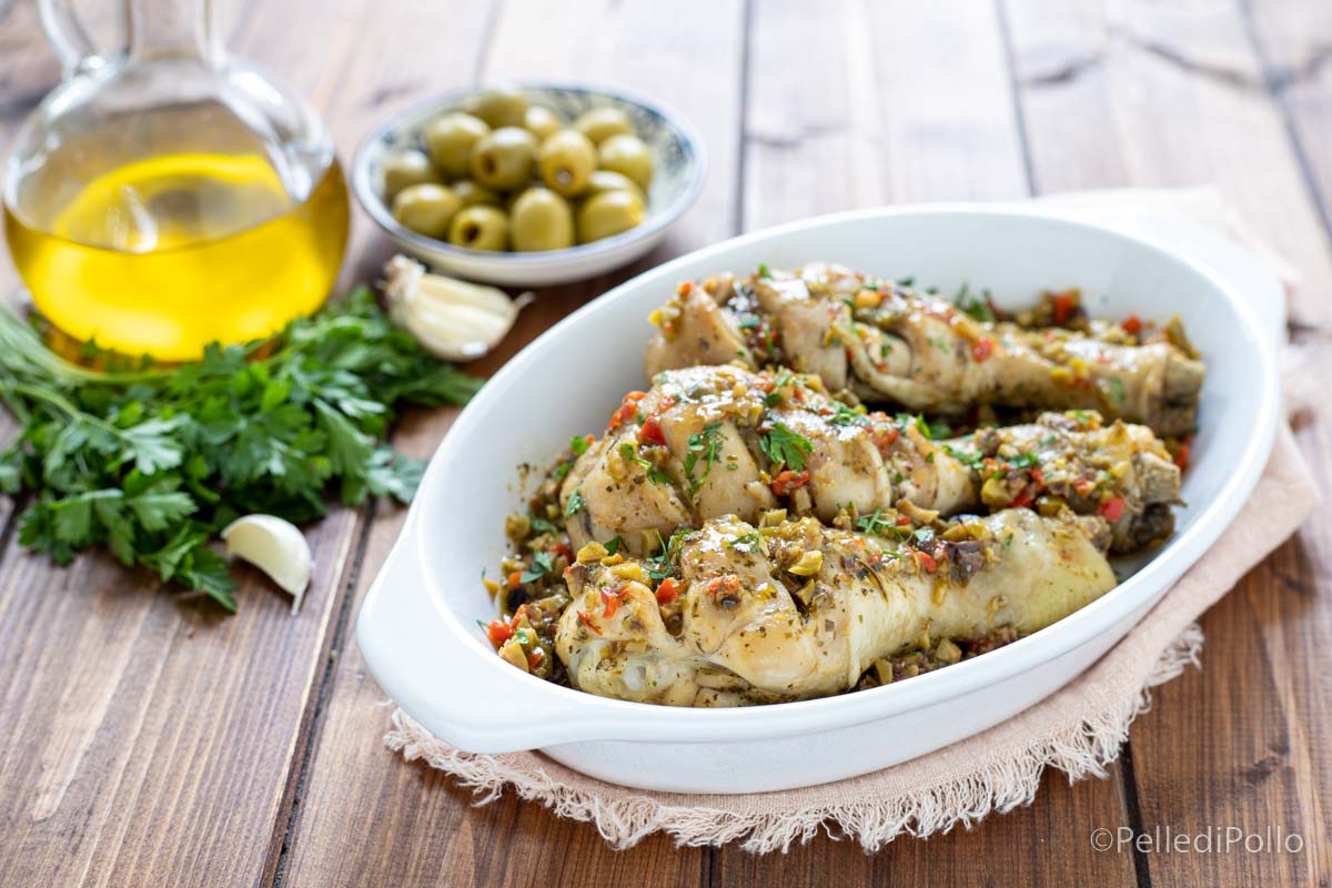 Pollo in tegame con olive e capperi