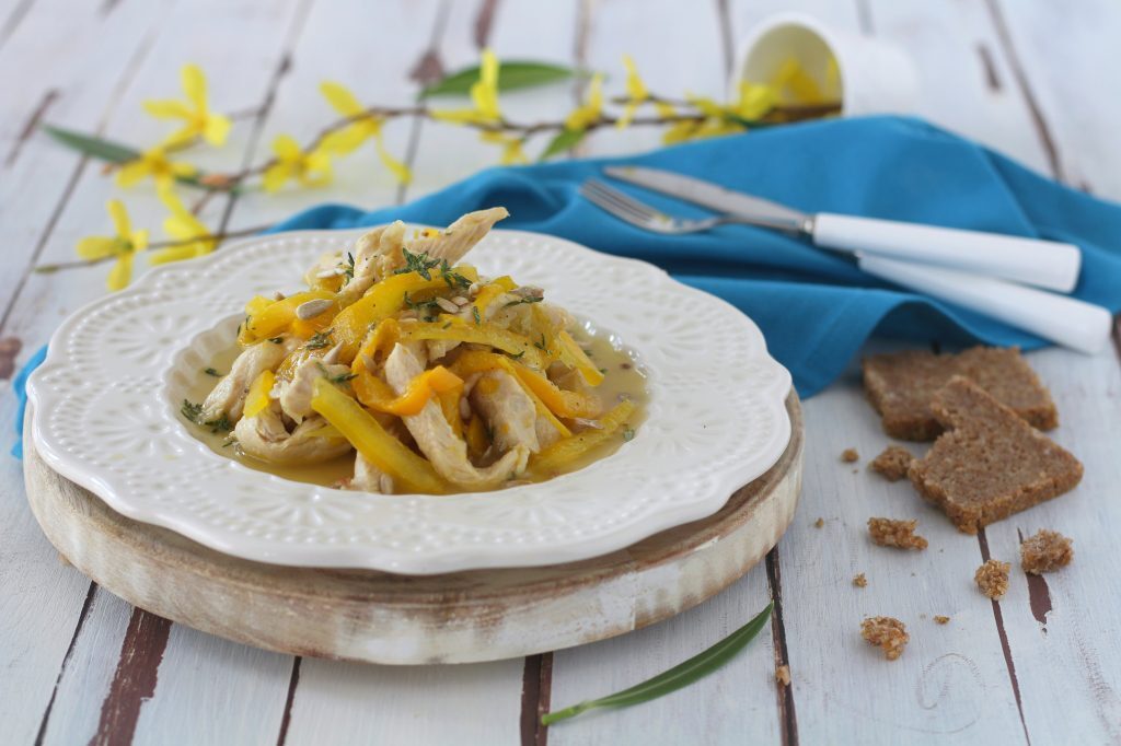 Pollo peperoni zenzero e semi di girasole
