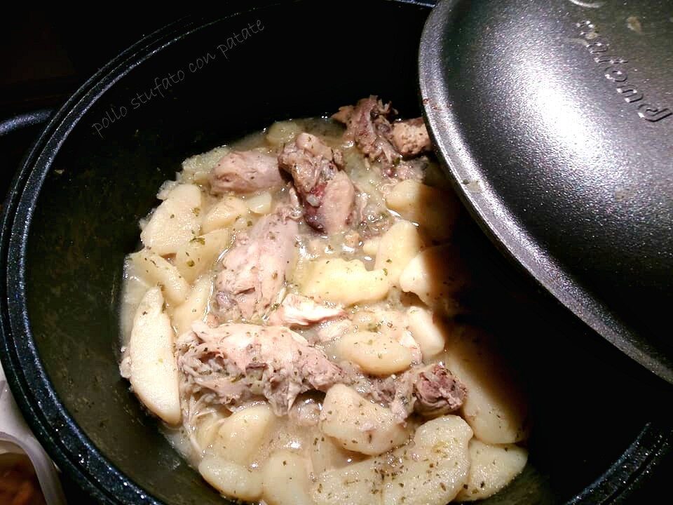 Pollo stufato con patate