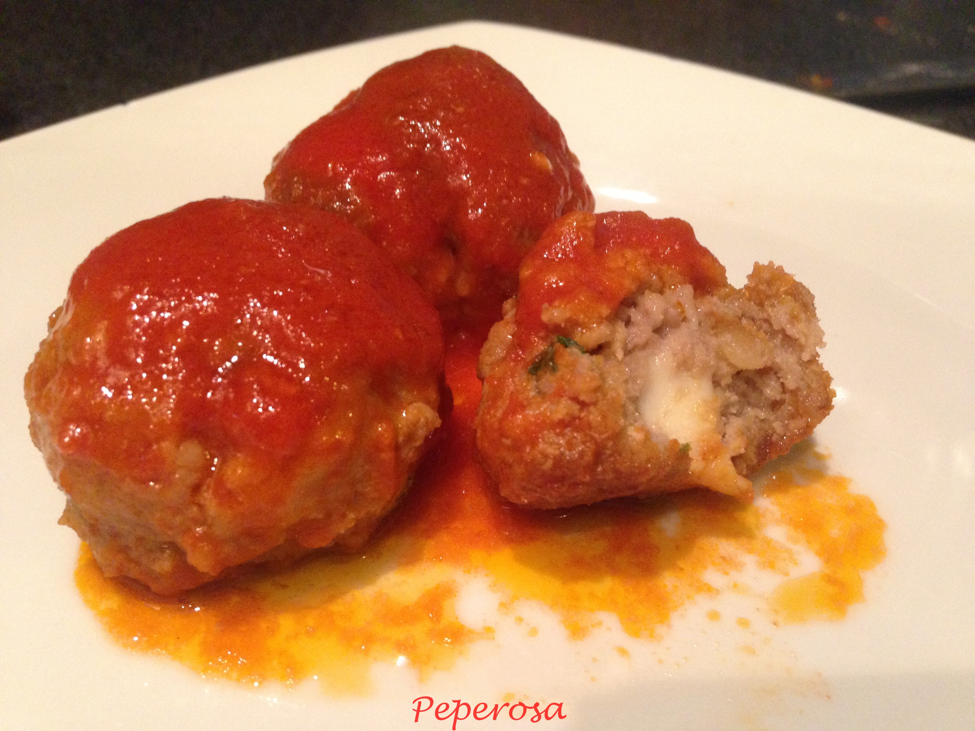 Polpette al sugo con cuore filante