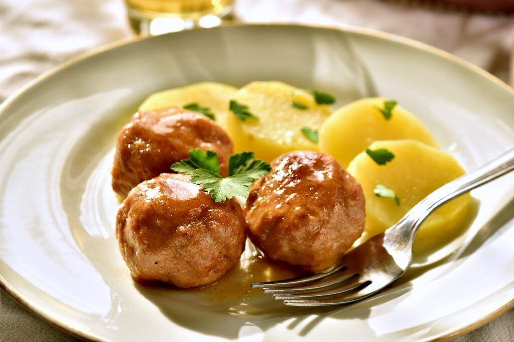Polpette alla birra con patate prezzemolate