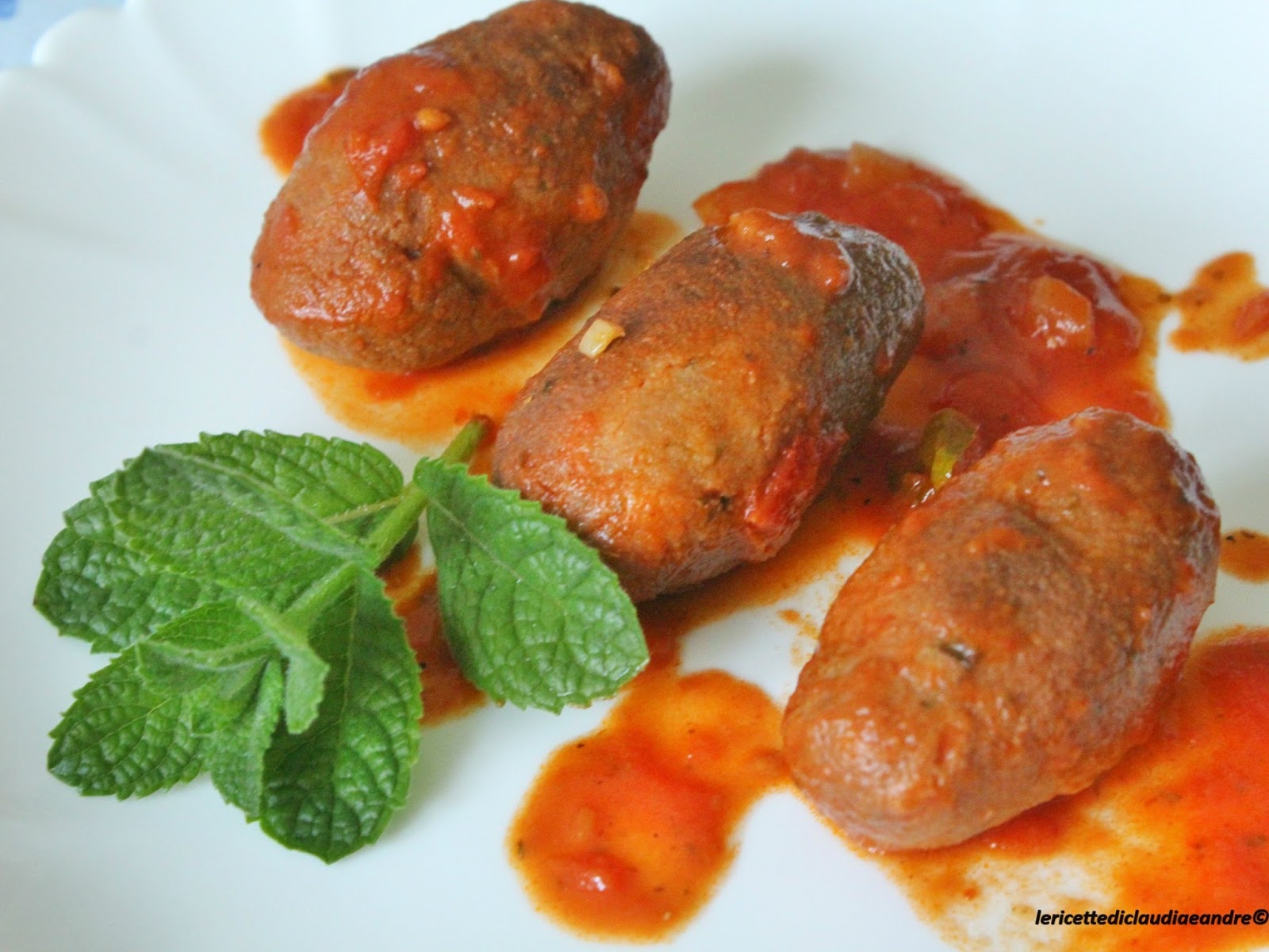 Polpette con pane raffermo al sugo