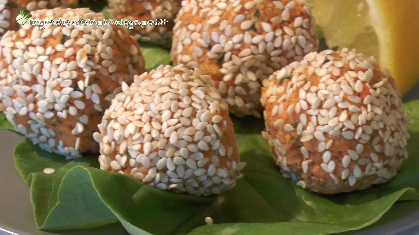 Polpette crudiste di carote (videoricetta)