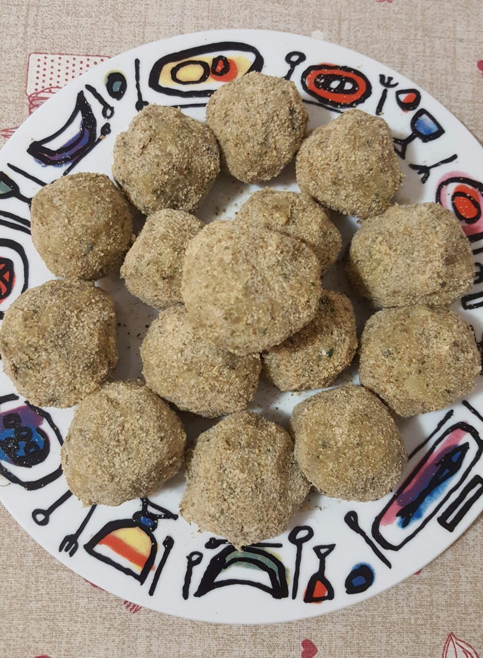 Polpette di carciofi e patate con cuore filante