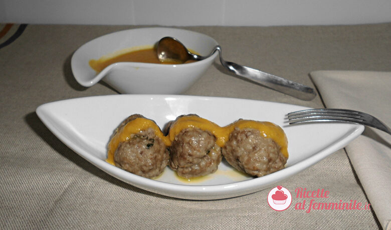 Polpette di carne a varoma con salsa alla zucca