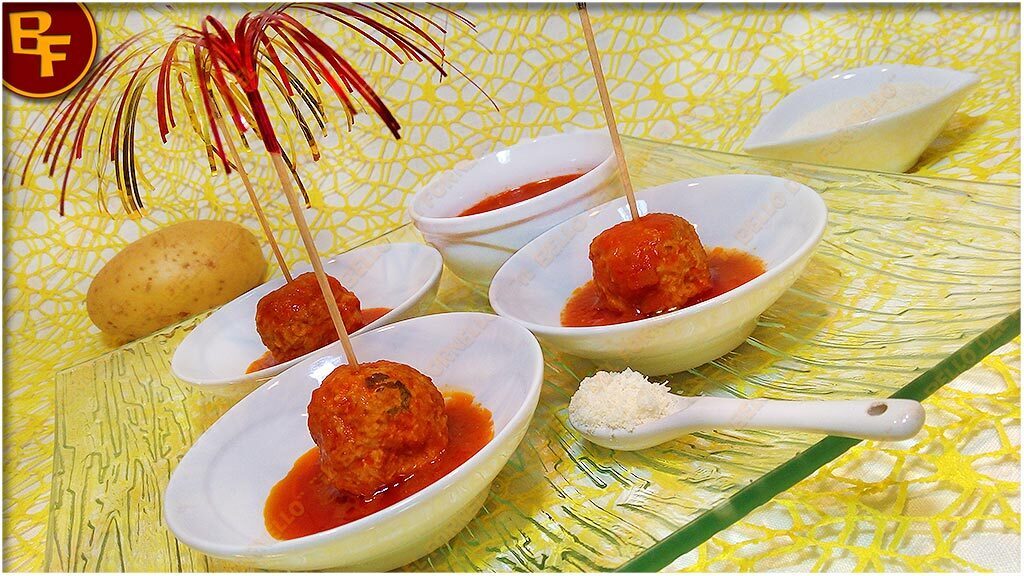 Polpette di carne e patate al sugo senza frittura