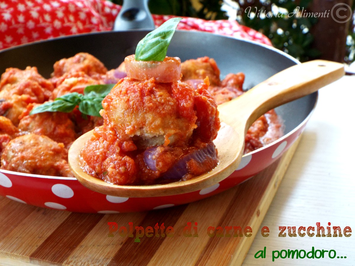 Polpette di carne e zucchine al pomodoro