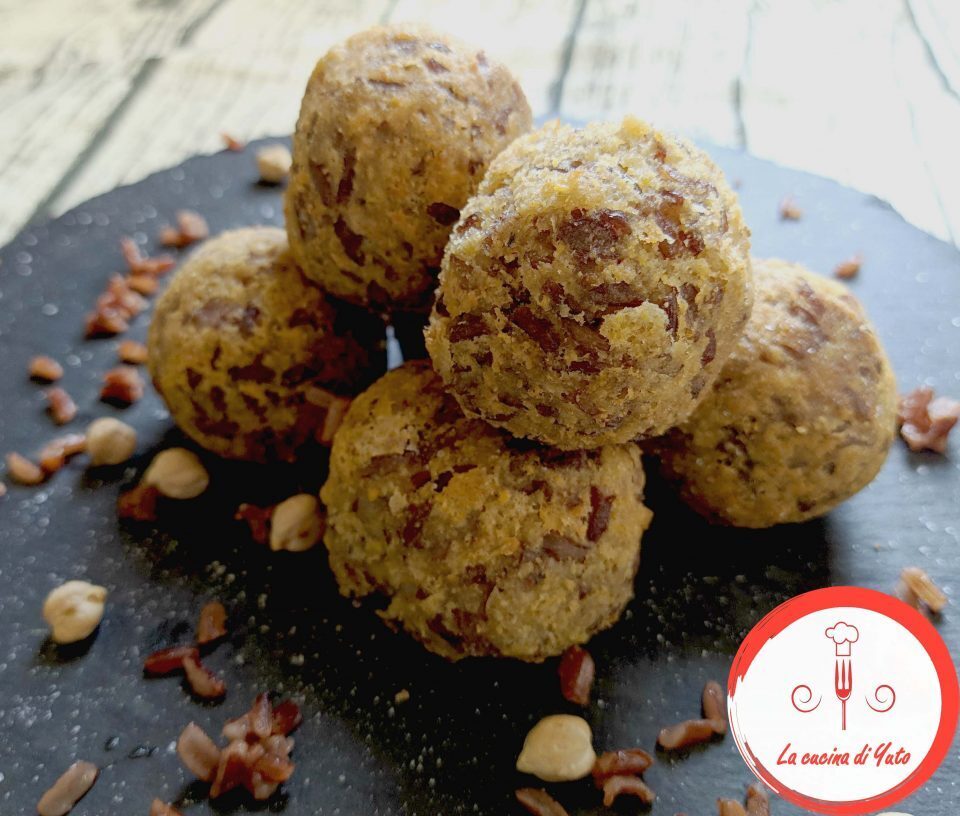 Polpette di ceci e riso rosso con cuore filante
