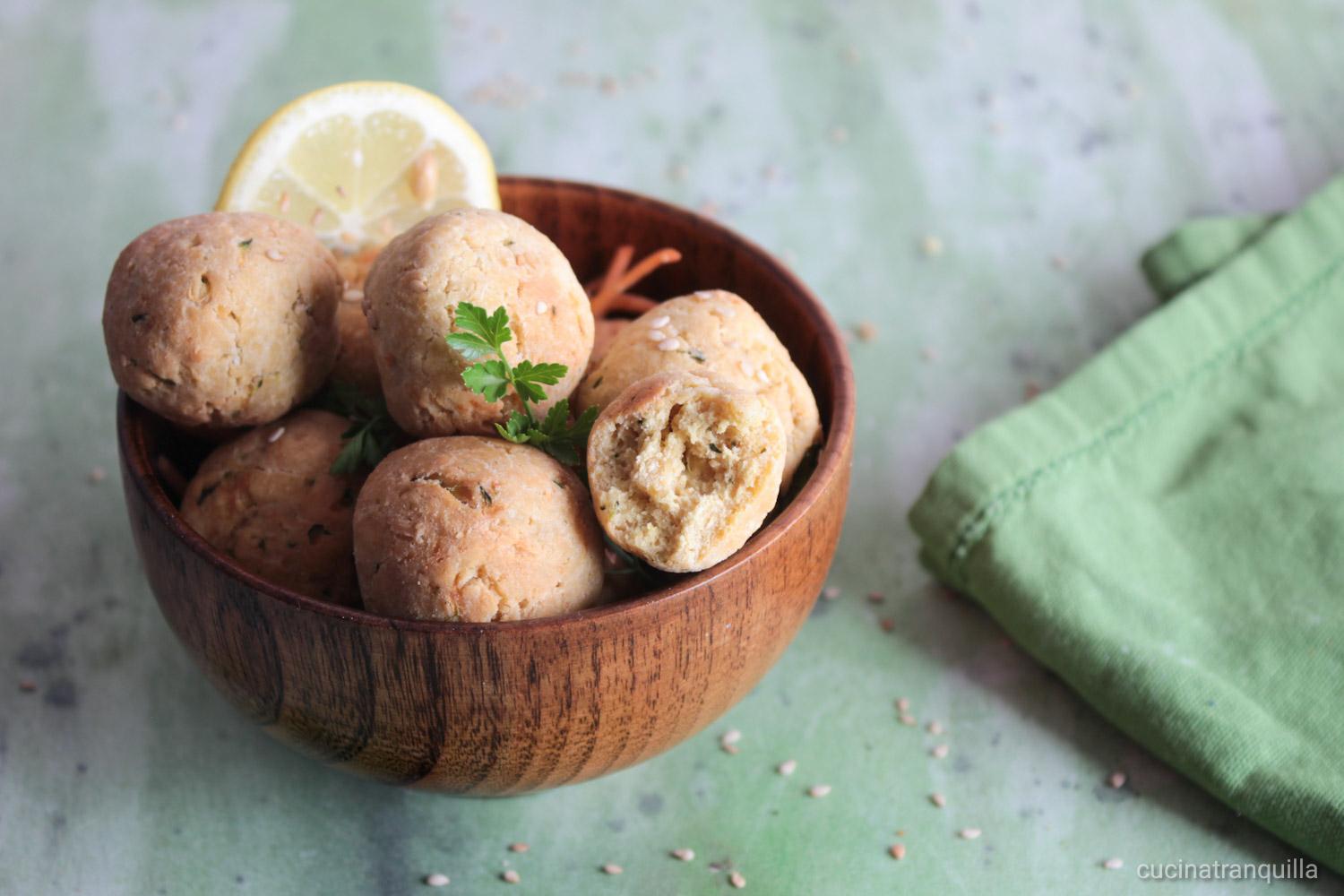 Polpette di farina di ceci con albume e zucchina