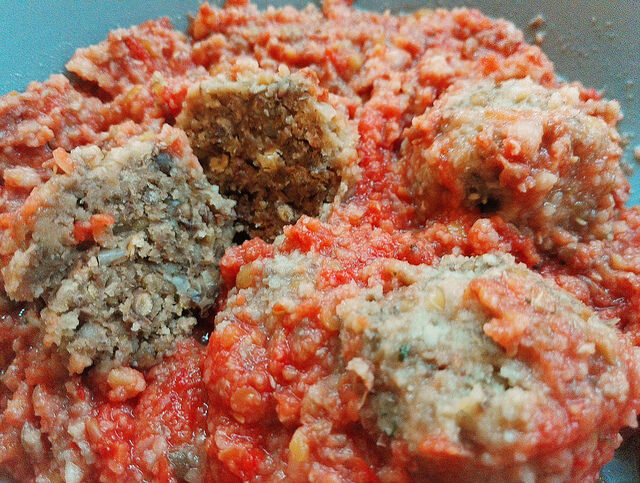 Polpette di lenticchie al sugo