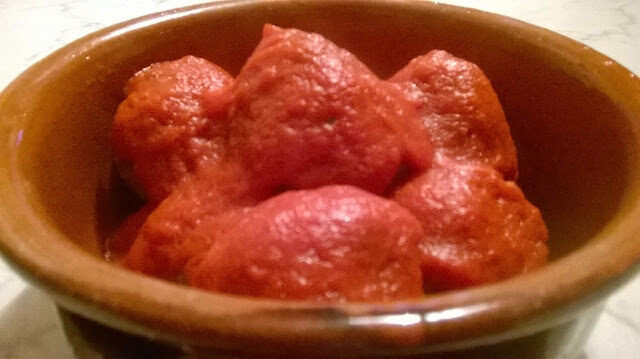 Polpette di lenticchie speziate al sugo