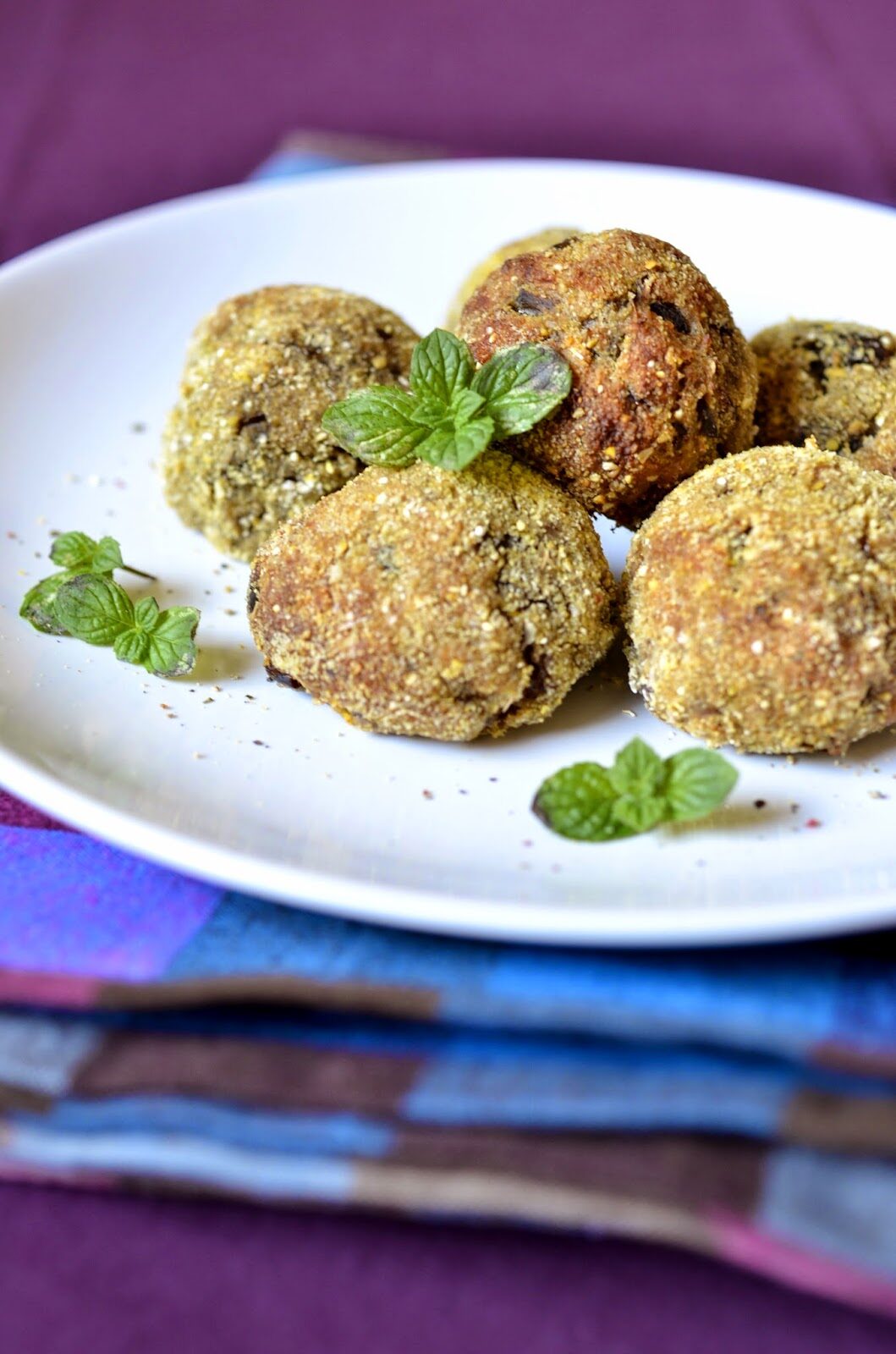 Polpette di melanzane e scamorza affumicata (cotte al forno)
