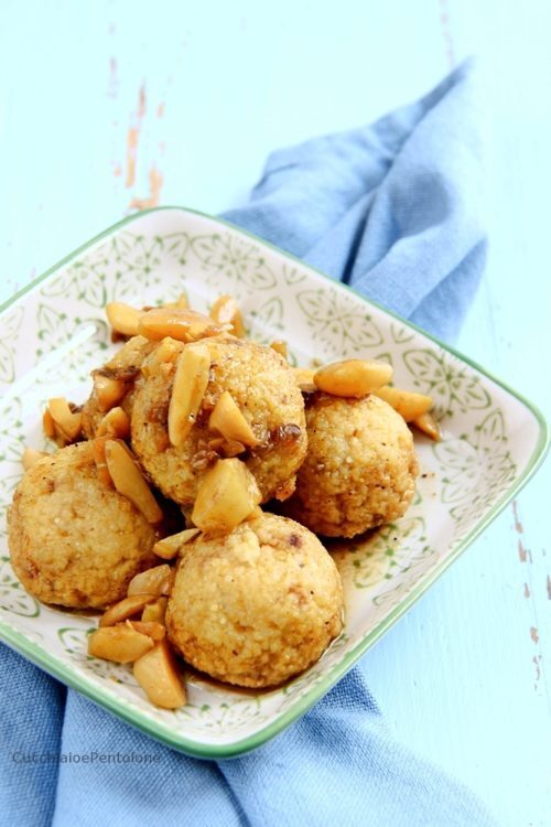 Polpette di pane alle mandorle e curry