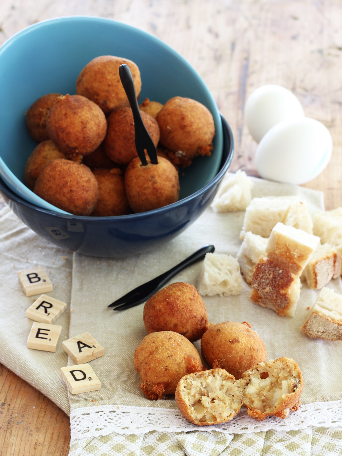 Polpette di pane raffermo e scamorza