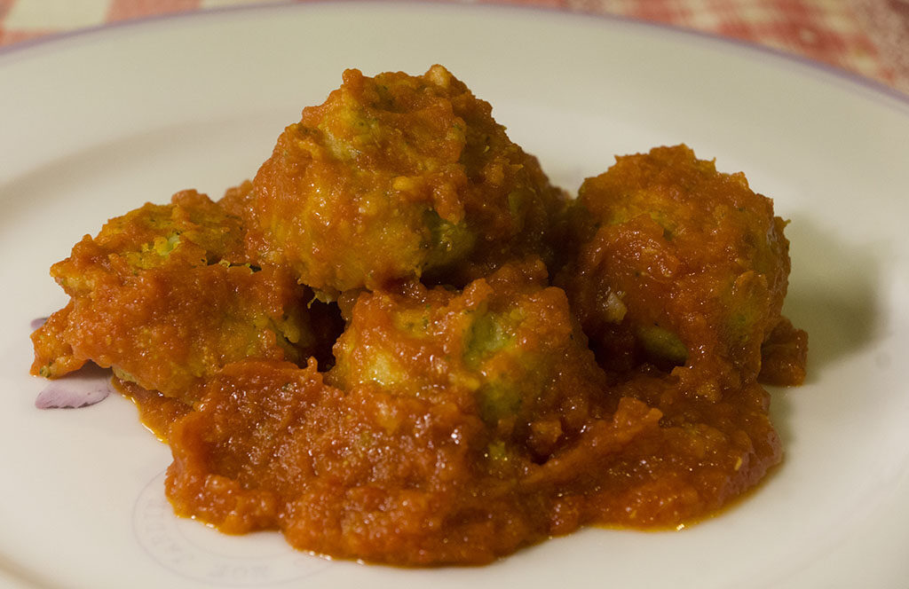 Polpette di patate e broccoli in umido