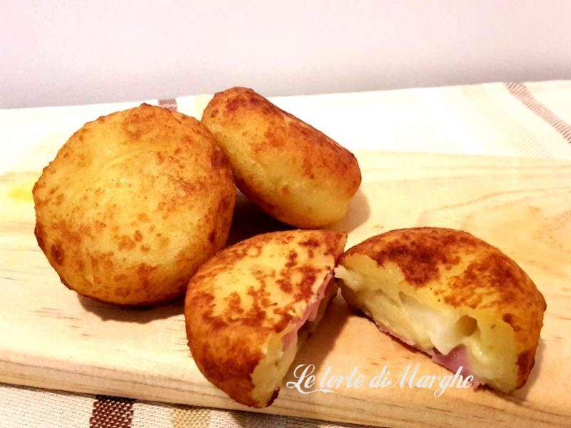 Polpette di patate ripiene con provola