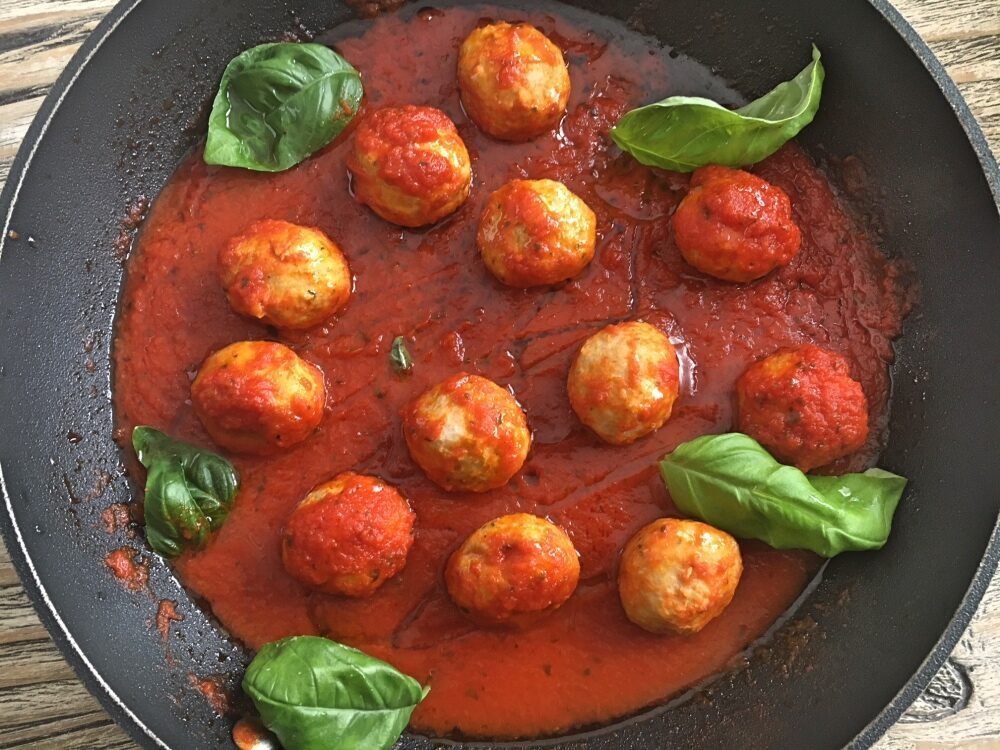Polpette di pollo al pomodoro e basilico