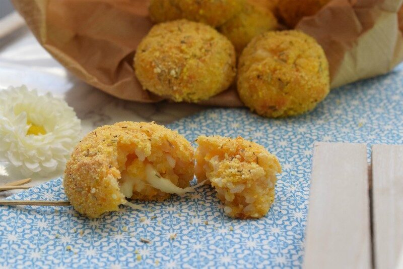 Polpette di riso, carote e patate dal cuore fondente