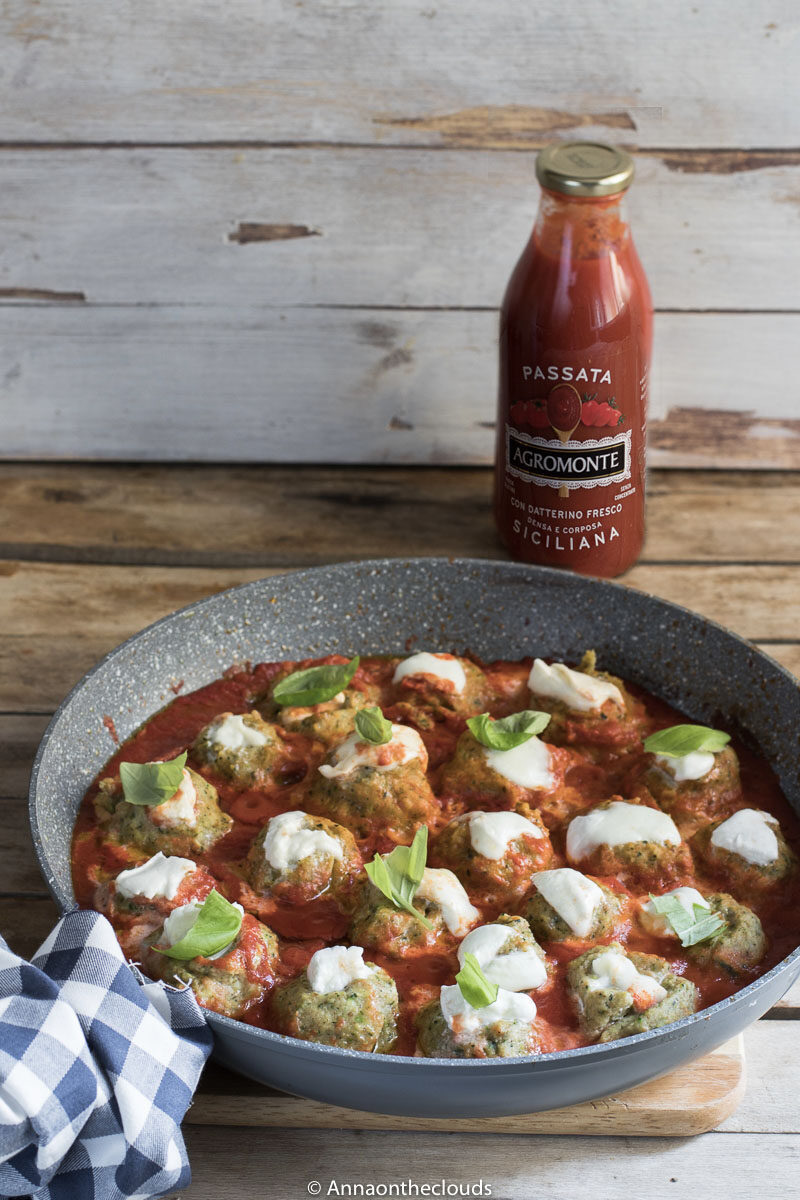 Polpette di zucchine con passata di pomodoro e datterino agromonte
