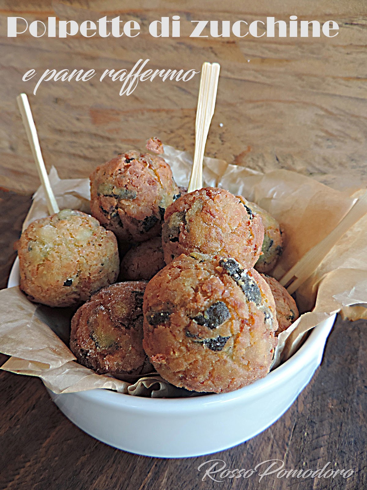 Polpette di zucchine e pane raffermo (con maionese alla curcuma)