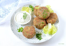 Polpette di zucchini alla greca (Kolokithokeftedes)