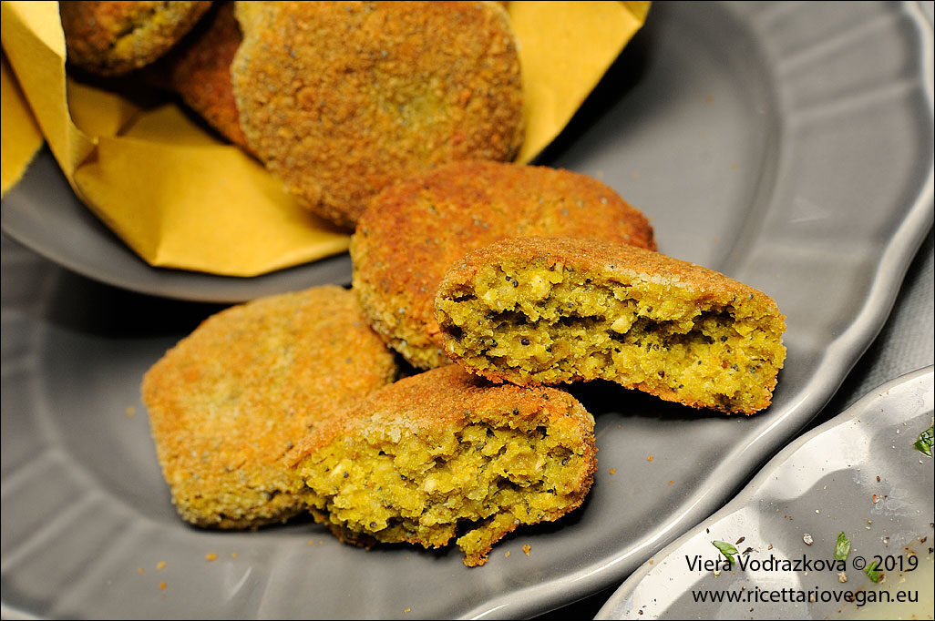 Polpette improvvisate con asparagi e crema di sedano rapa