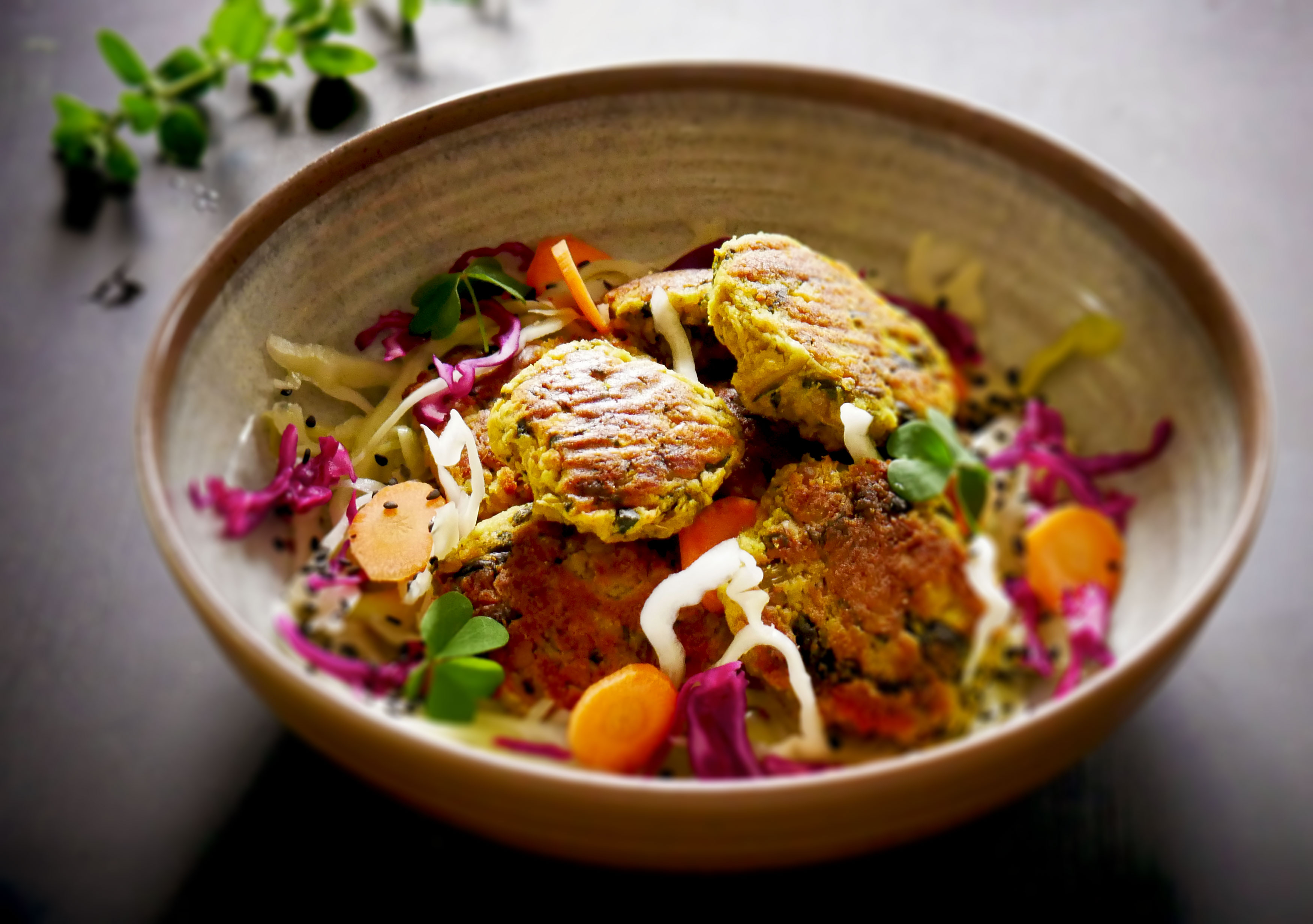 Polpette ricetta facile di patate, cicorie profumate al curry