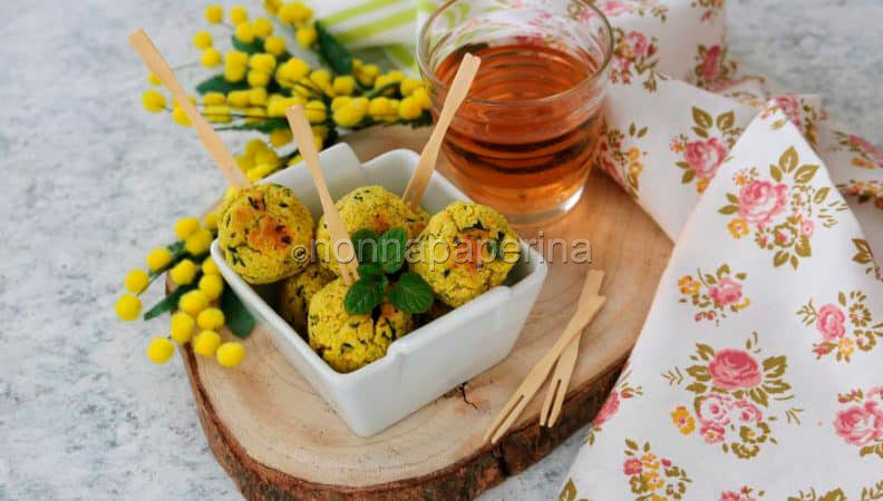 Polpettine croccanti di zucchine per la festa della Donna
