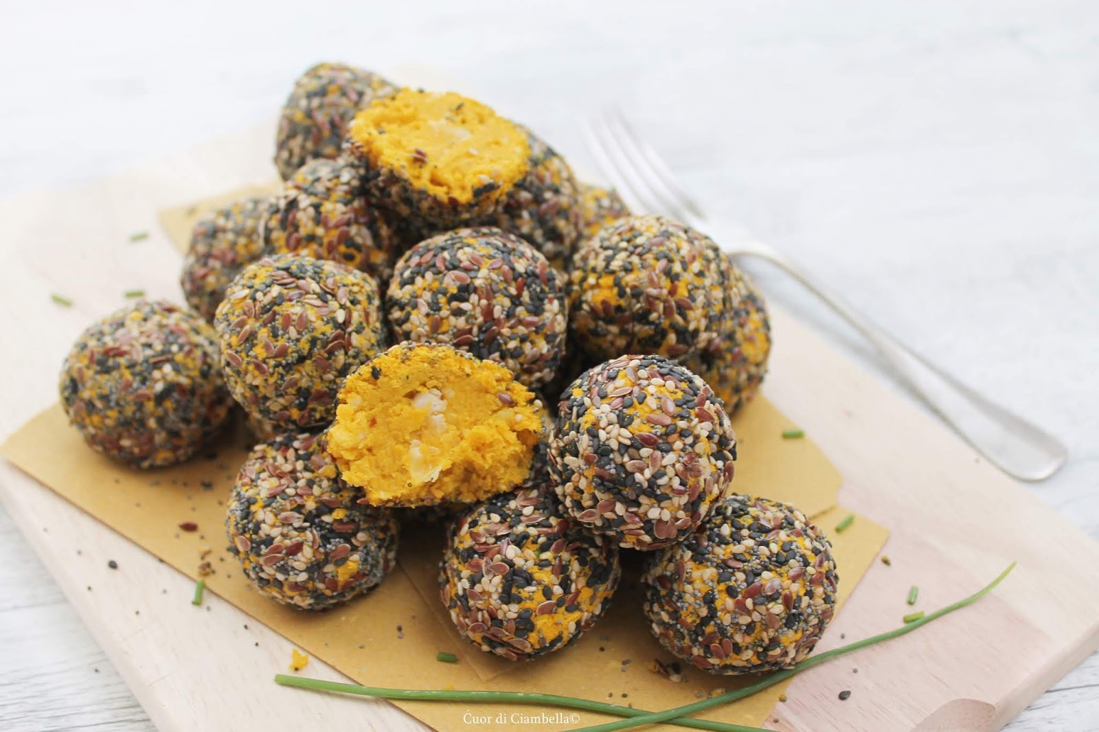Polpettine di legumi facili e veloci, perfette per il meatfreemonday!