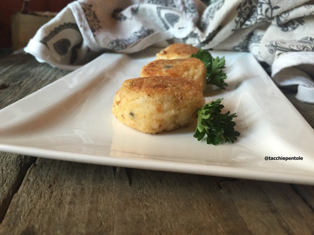 Polpettine di nasello con olive e patate