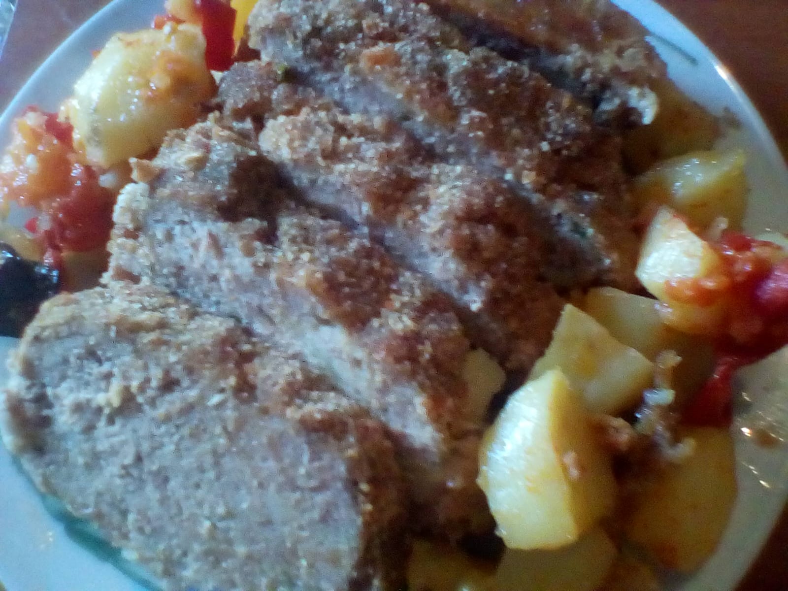 Polpettone con patate alla pizzaiola